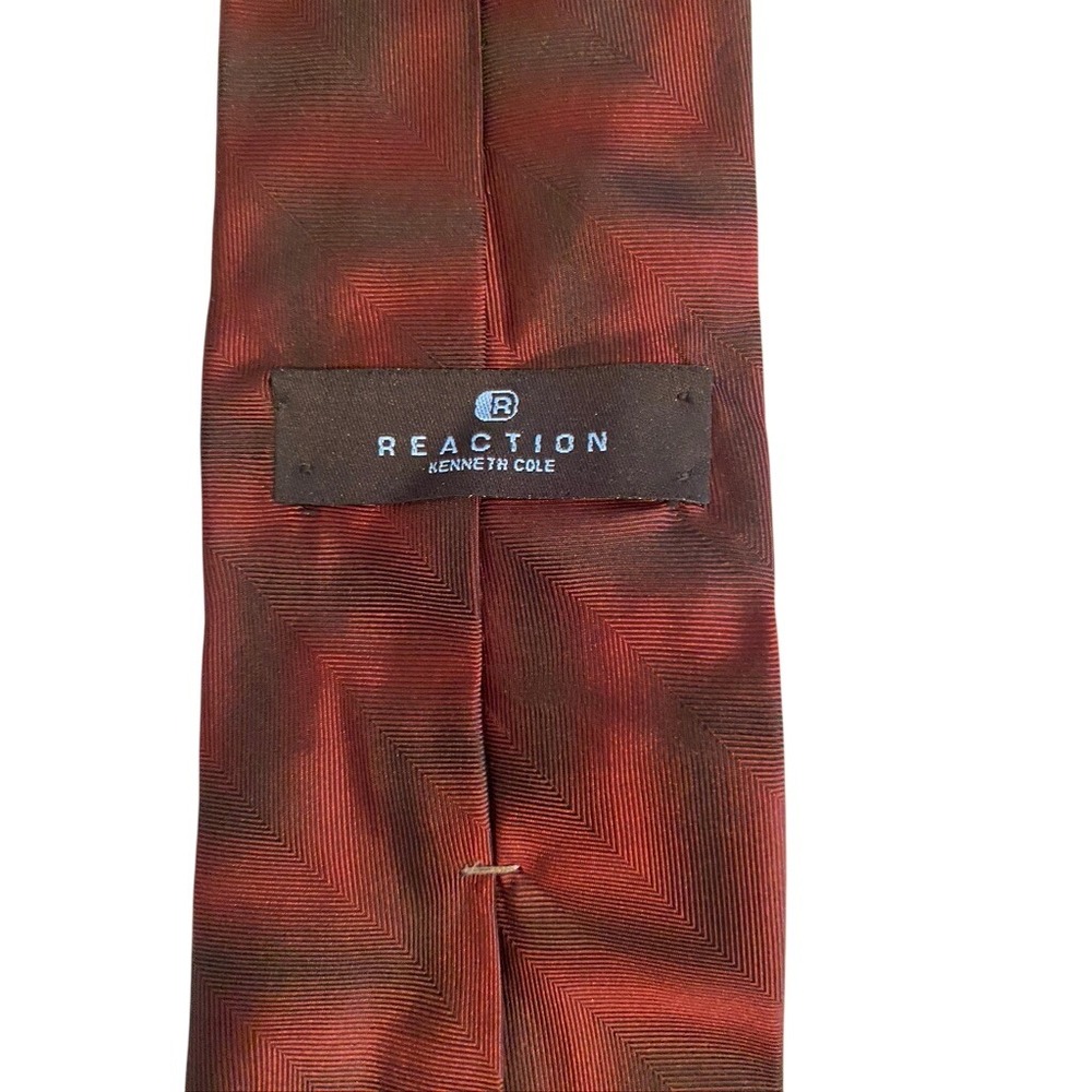 Reaction Kenneth Cole Mens Silk Tie Burgundy Black Chevron Zigzag Geometric USA